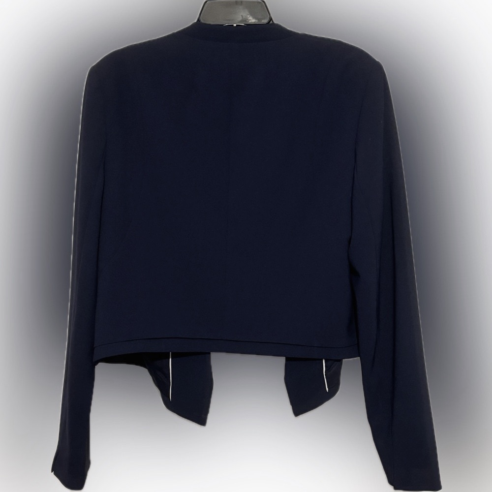 White House Black Market Navy Blue Cropped Blazer NWT Great Buy - Picture 2 of 6